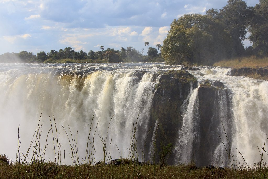 04-Eastern side of Main Falls.jpg - Eastern side of Main Falls